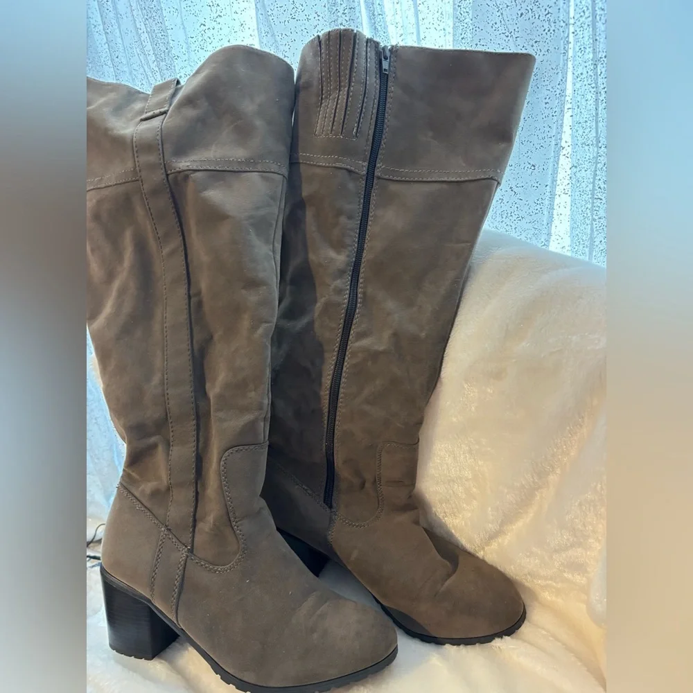 Lane Bryant Taupe Block Heeled Boots size 11 - Picture 2 of 10